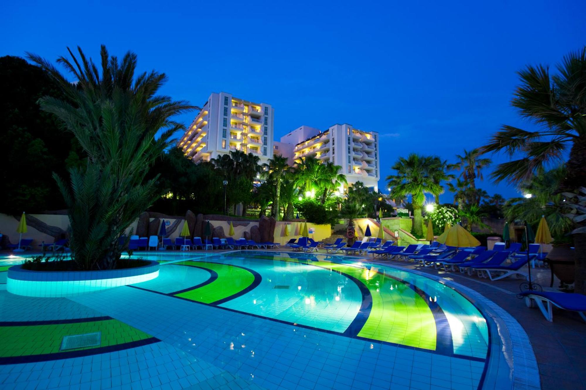 Fantasia Deluxe Hotel Kusadası Eksteriør bilde