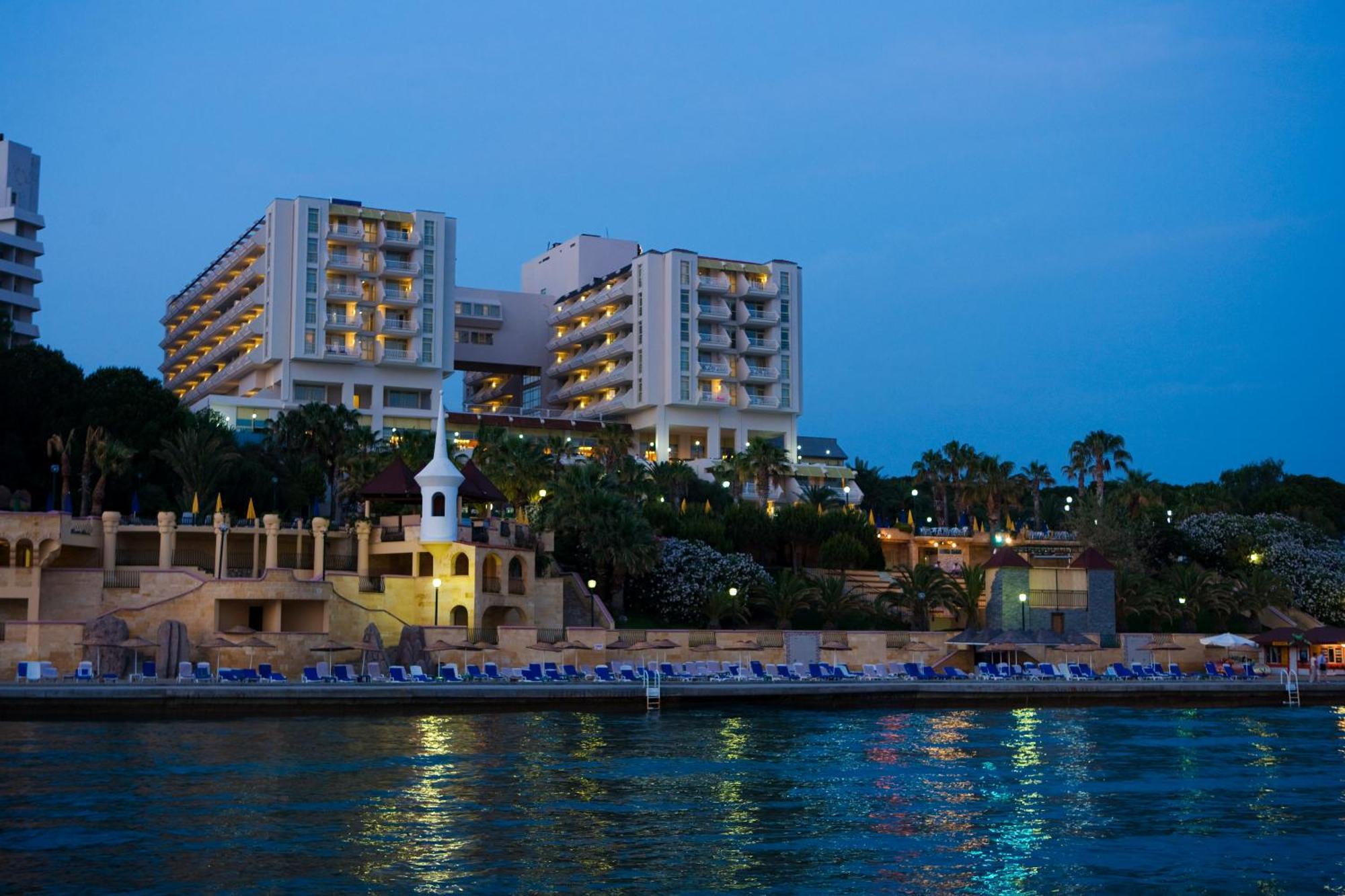 Fantasia Deluxe Hotel Kusadası Eksteriør bilde