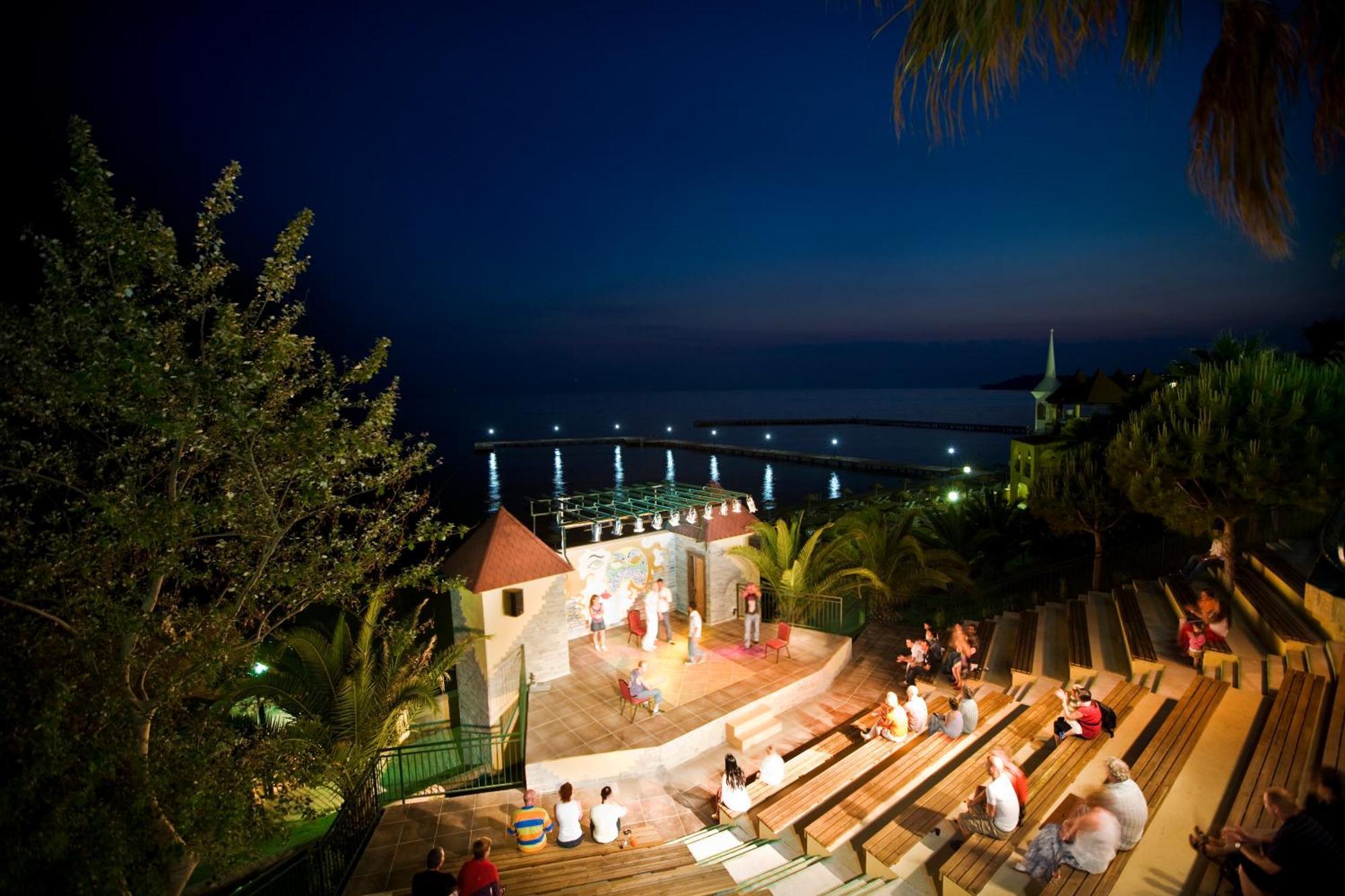 Fantasia Deluxe Hotel Kusadası Eksteriør bilde
